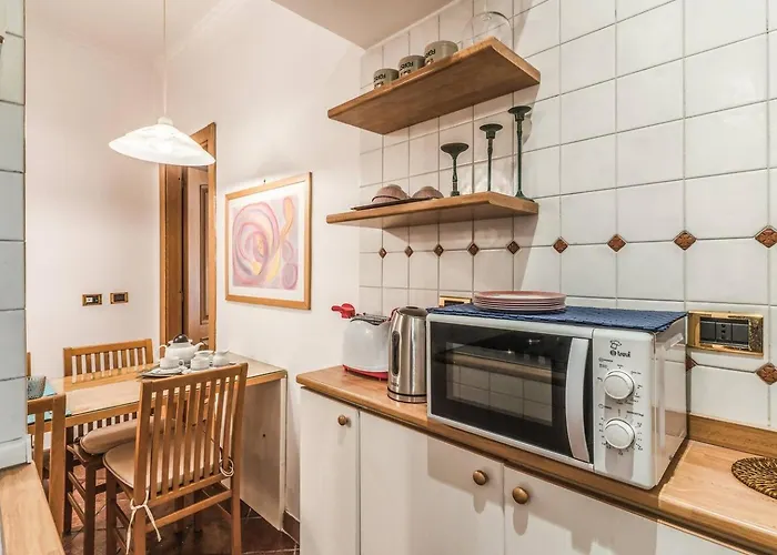 Cozy Flat In Trevi Fountain * רומא