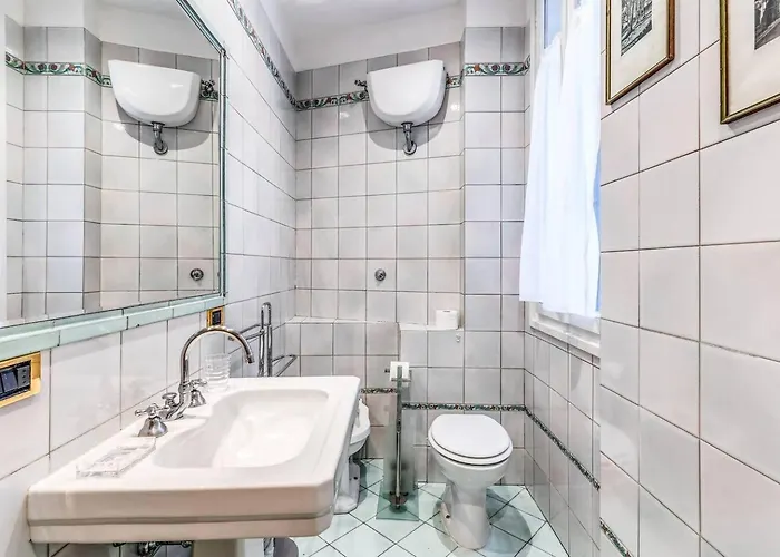 Cozy Flat In Trevi Fountain * רומא