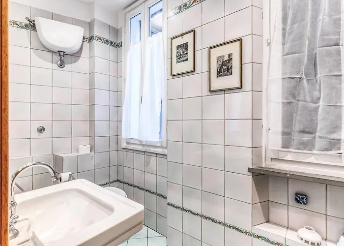 Cozy Flat In Trevi Fountain דירה רומא